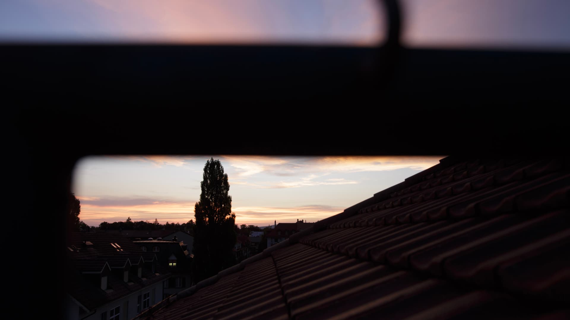 Chaque media est horodaté via la blockchain, garantissant une preuve d'antériorité infalsifiable. Vous pouvez ainsi prouver que votre travail existait à une date précise.