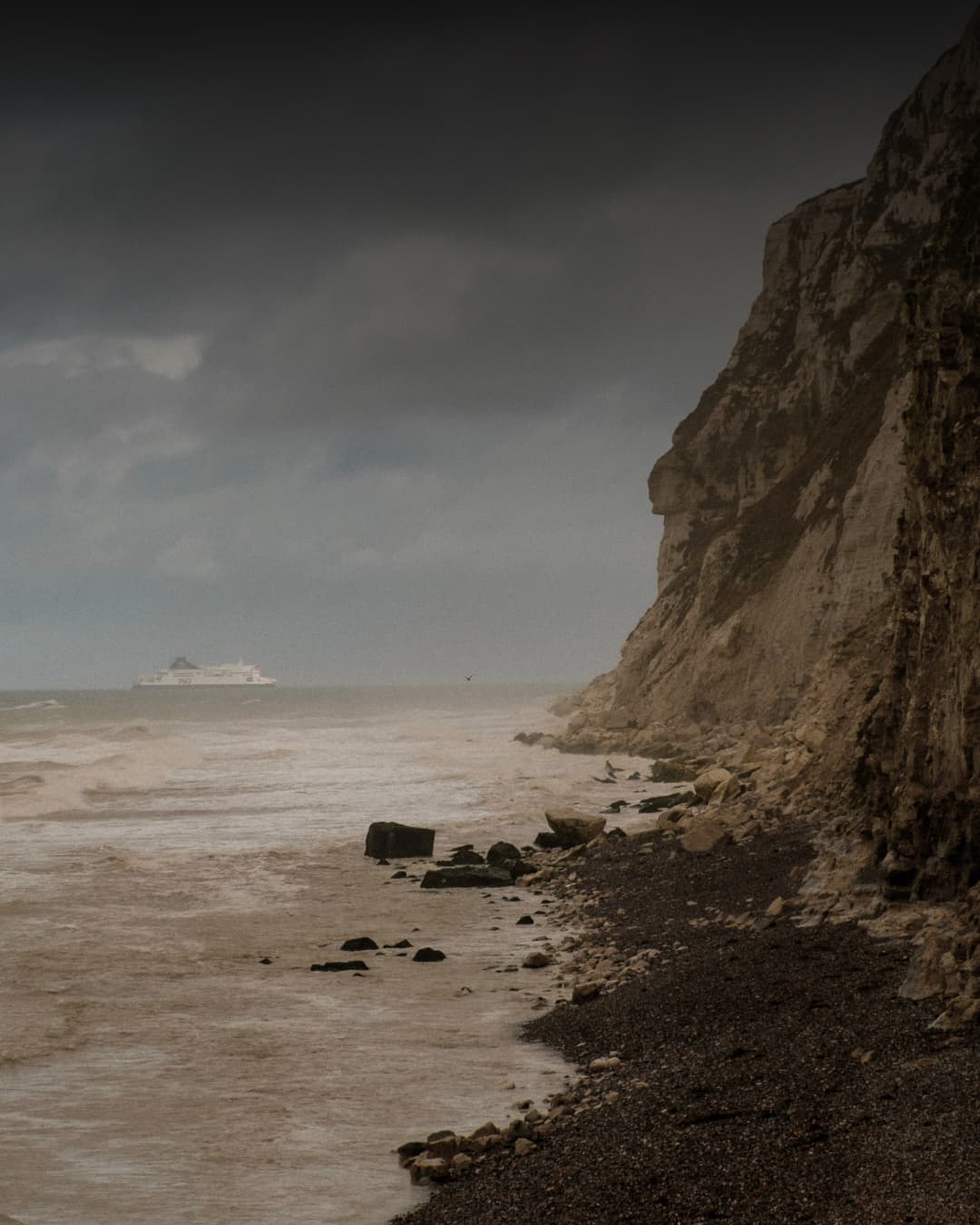 Accélérez la création grâce à Granit Intelligence, qui crée des compositions et vous fait des propositions d'agencement de vos medias.