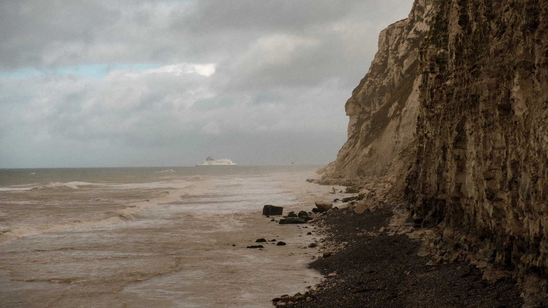 Accélérez la création grâce à Granit Intelligence, qui crée des compositions et vous fait des propositions d'agencement de vos medias.